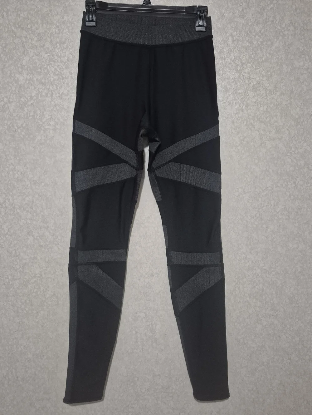 ALO Yoga Black and Gray Seamless Knit Top with White Logo..Size:M